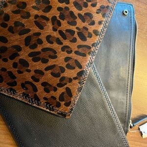 New with tags Riley Versa clutch with 2 covers